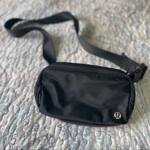 Lululemon Everywhere Belt Bag